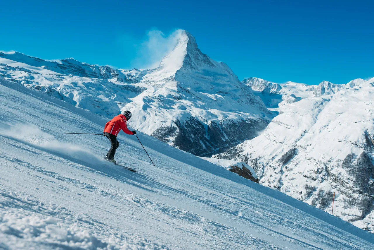Skiing photo 8